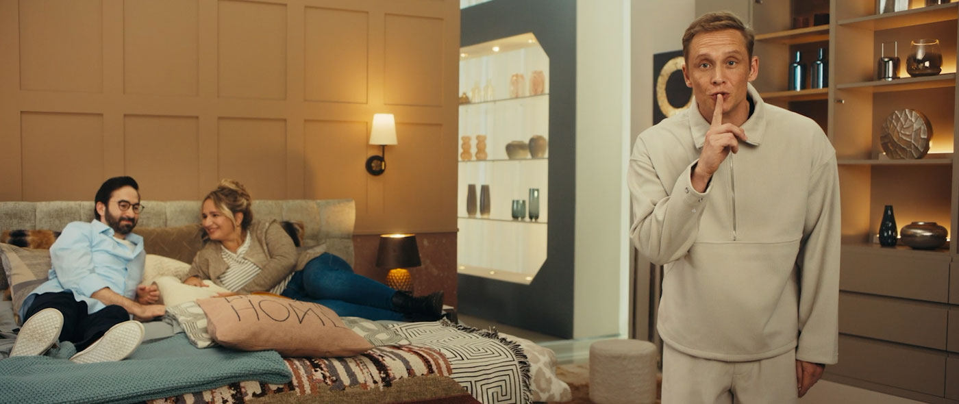 Justin Izumi, Matthias Schweighoefer